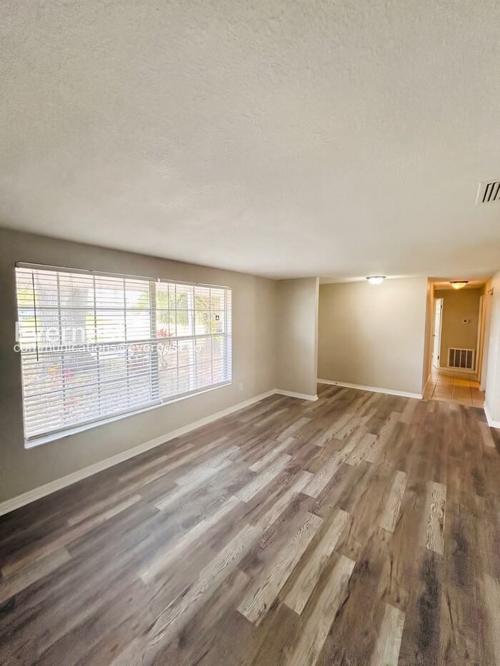 8519 Sunbeam Ln - Photo 6 of 30