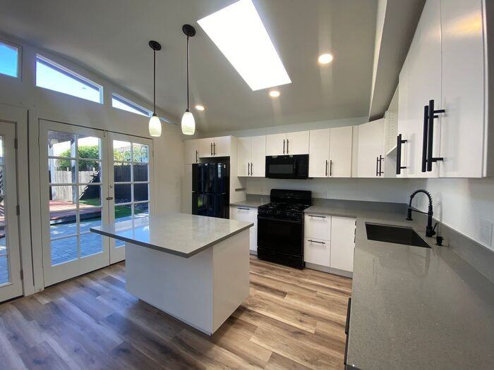 7082 Amherst St #A - Photo 5 of 17