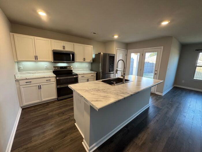 117 Hank Ct - Photo 4 of 28