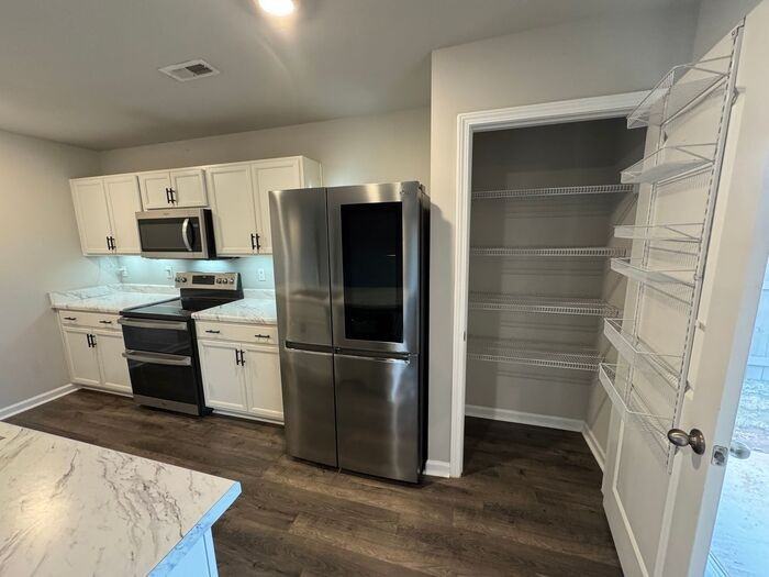 117 Hank Ct - Photo 5 of 28