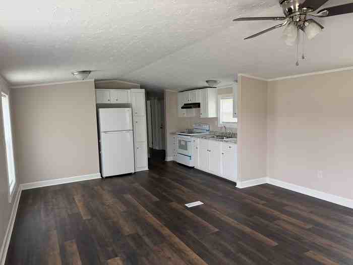 230 Hibiscus Ln - Photo 2 of 9