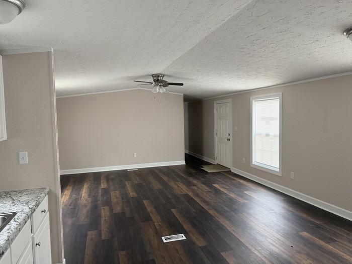 230 Hibiscus Ln - Photo 3 of 9