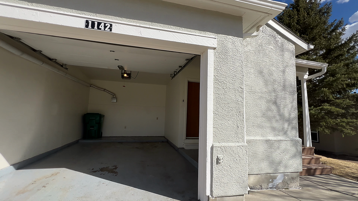 1142 Dakota Dr - Photo 6 of 8