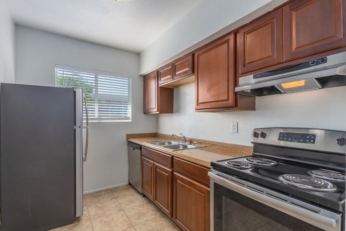 533 E Mountain View Rd #B - Photo 5 of 11