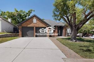 featured image of 2490 Rosedale St