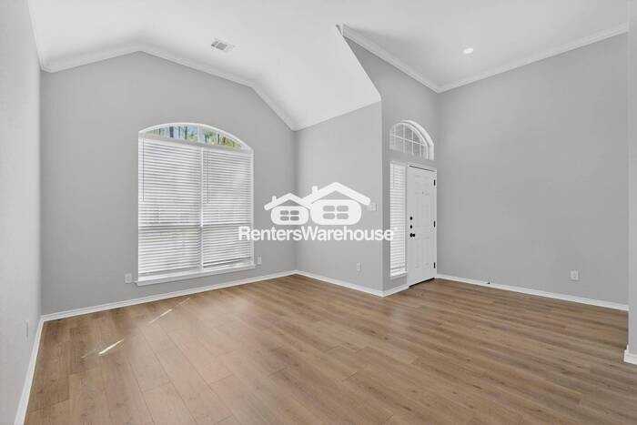 2490 Rosedale St - Photo 2 of 41