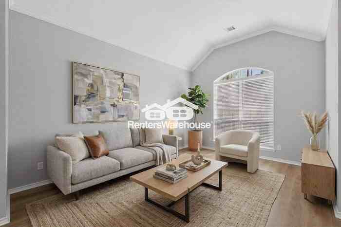 2490 Rosedale St - Photo 4 of 41