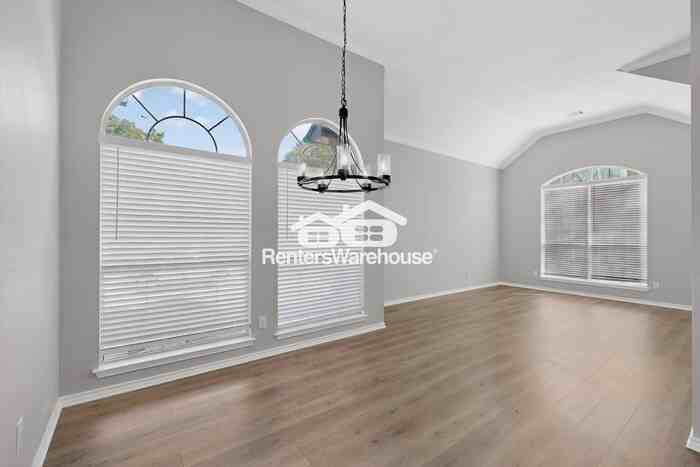 2490 Rosedale St - Photo 6 of 41