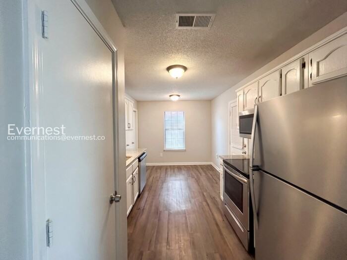 6832 Maury Dr - Photo 5 of 22