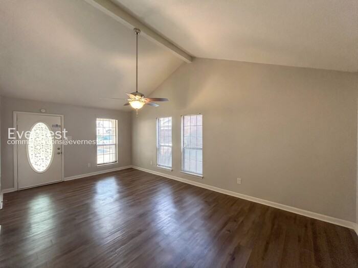 6832 Maury Dr - Photo 6 of 22