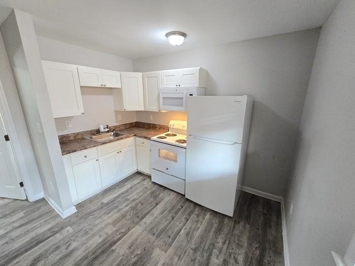 852 Little Bay Ave #5 - Photo 7 of 9