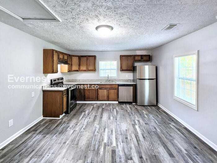 306 Walker Dr - Photo 2 of 17