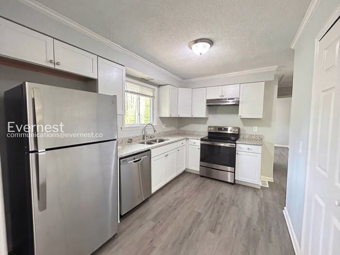 1174 Alemeda Dr - Photo 4 of 29