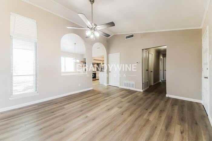 5010 Collingwood Dr - Photo 6 of 24