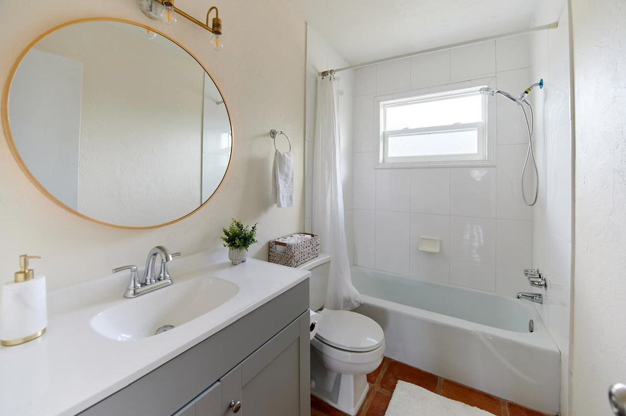 4444 Swift Rd #9 - Photo 4 of 8