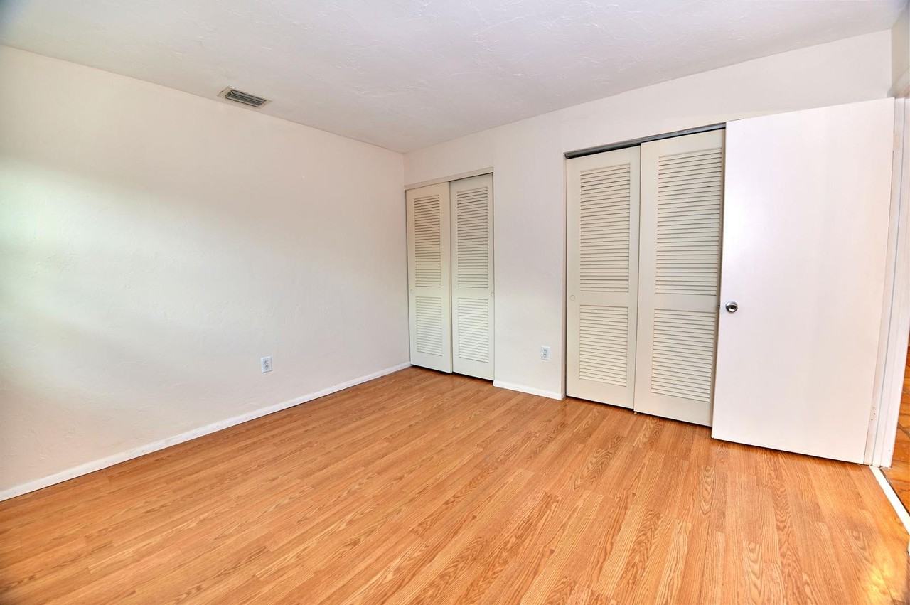 4444 Swift Rd #9 - Photo 7 of 8