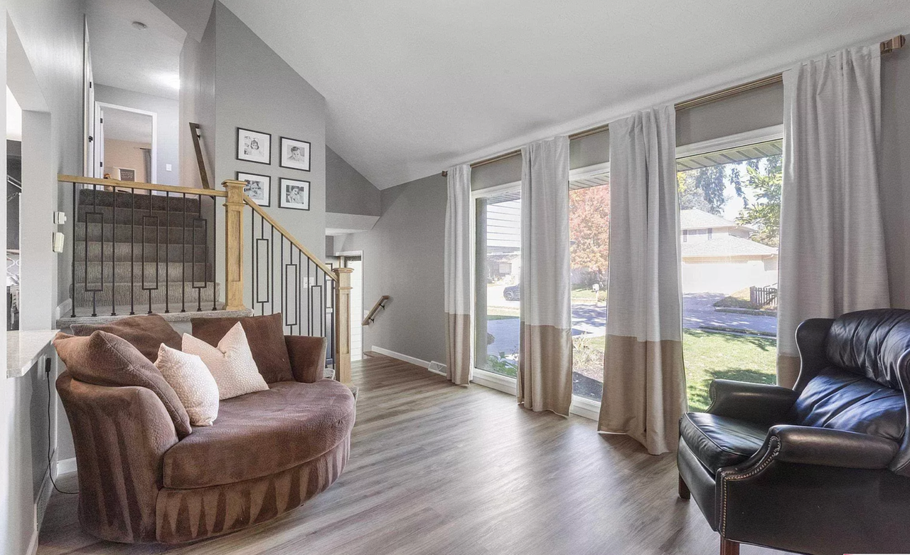 15561 Walnut Cir - Photo 2 of 15