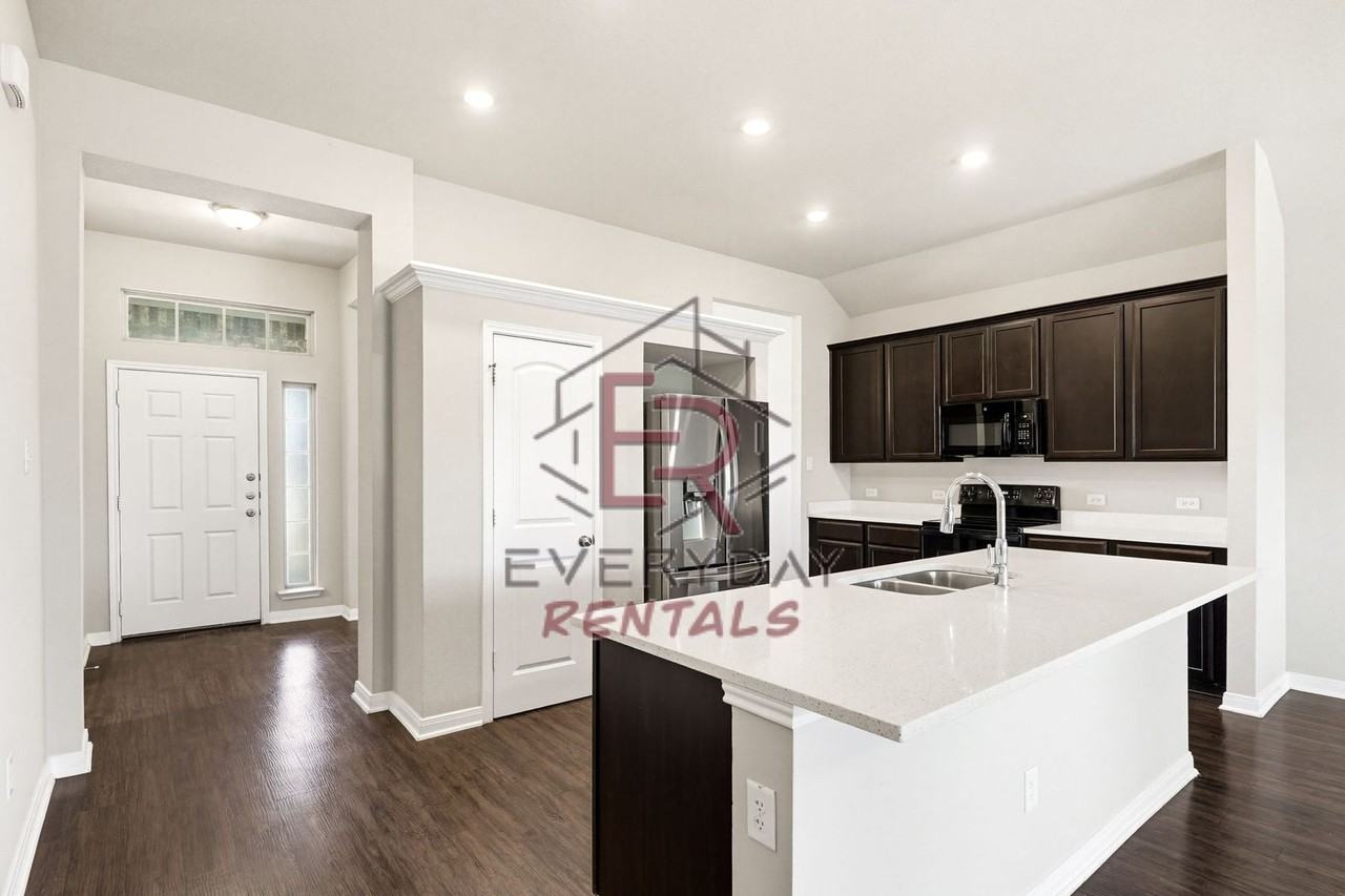 3214 Shawlands Rd - Photo 3 of 16