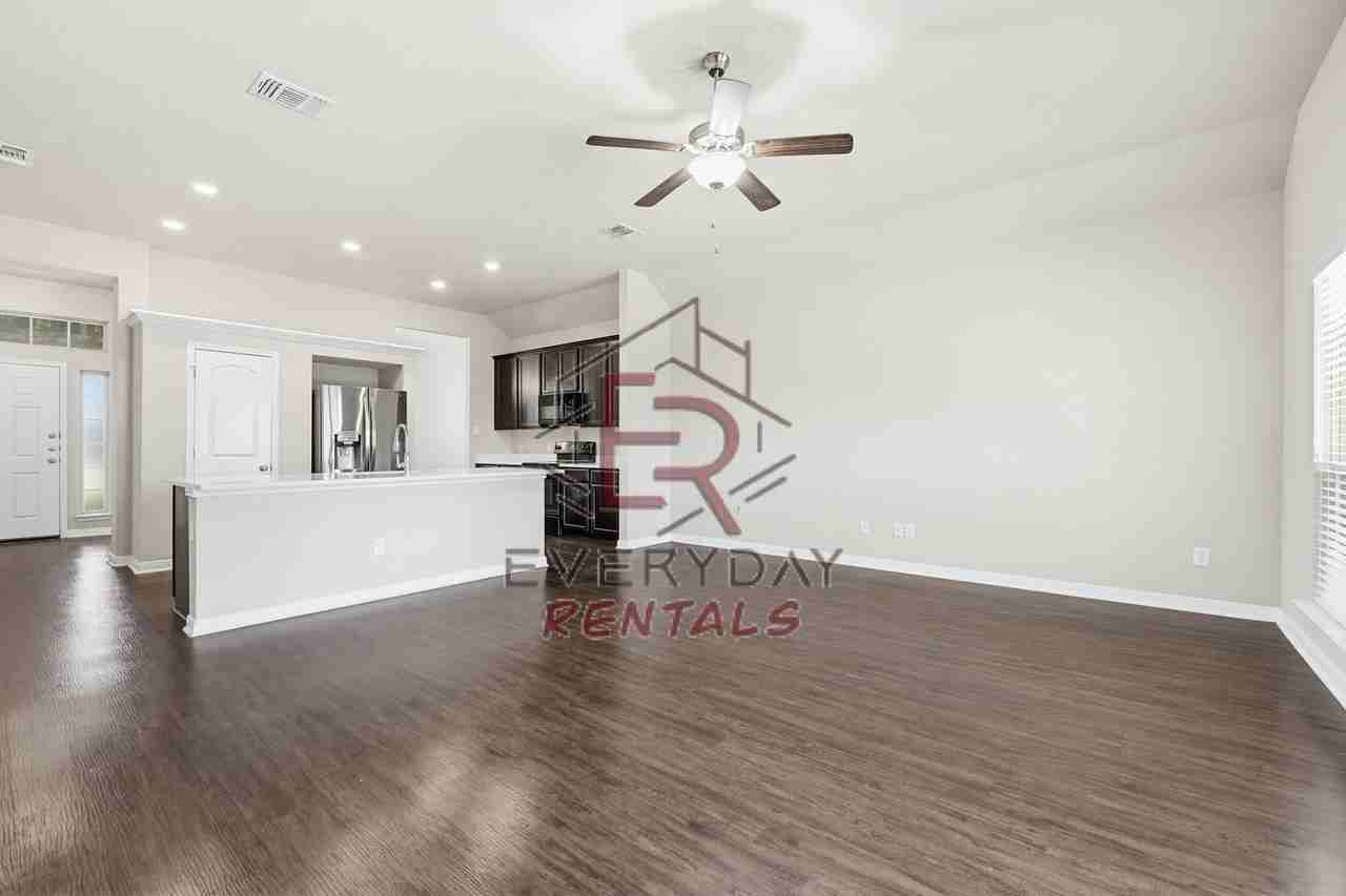 3214 Shawlands Rd - Photo 7 of 16