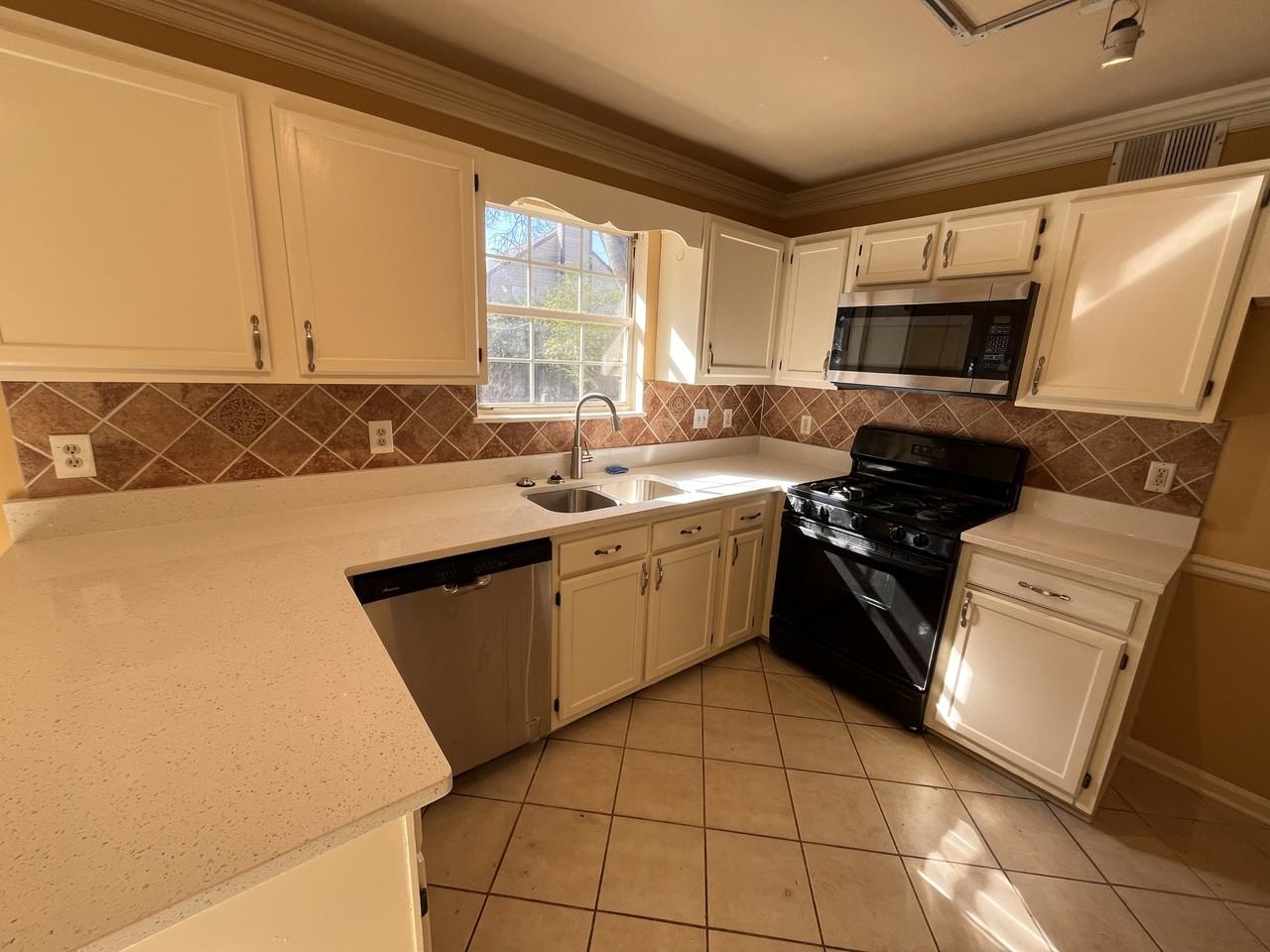 4421 Hickory Chase Dr Nw #NA - Photo 6 of 27