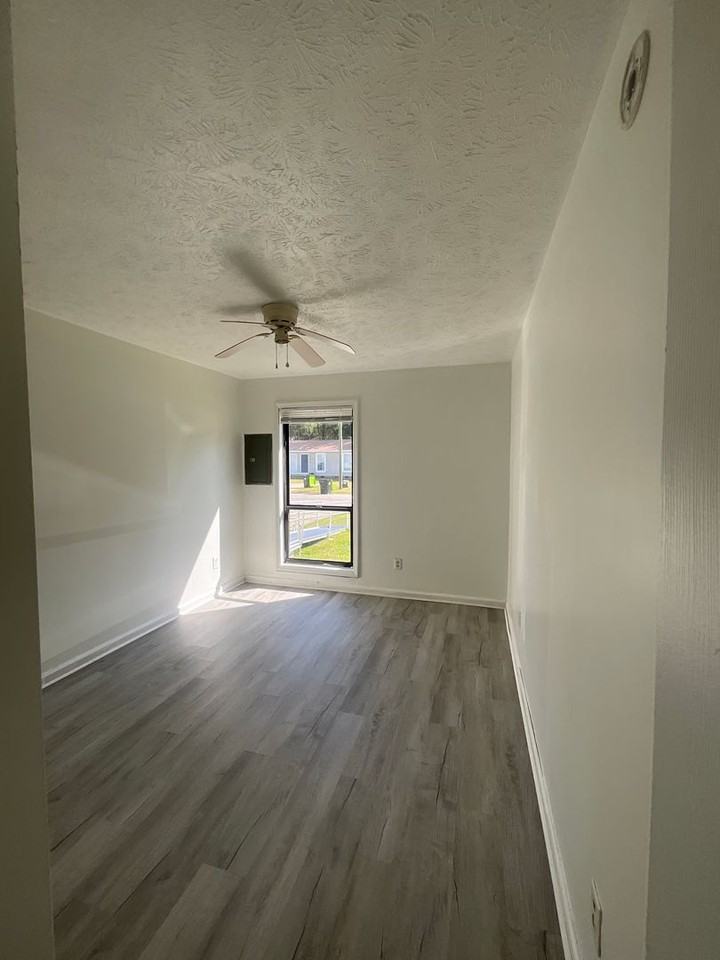 1436 Tangora Ln - Photo 2 of 5