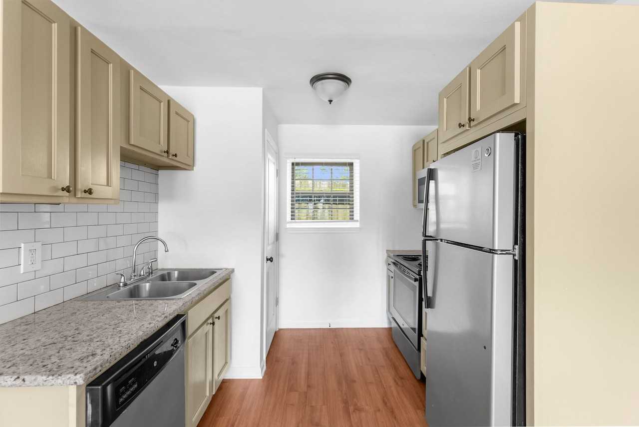 The Avondale Apartments - Photo 2 of 6