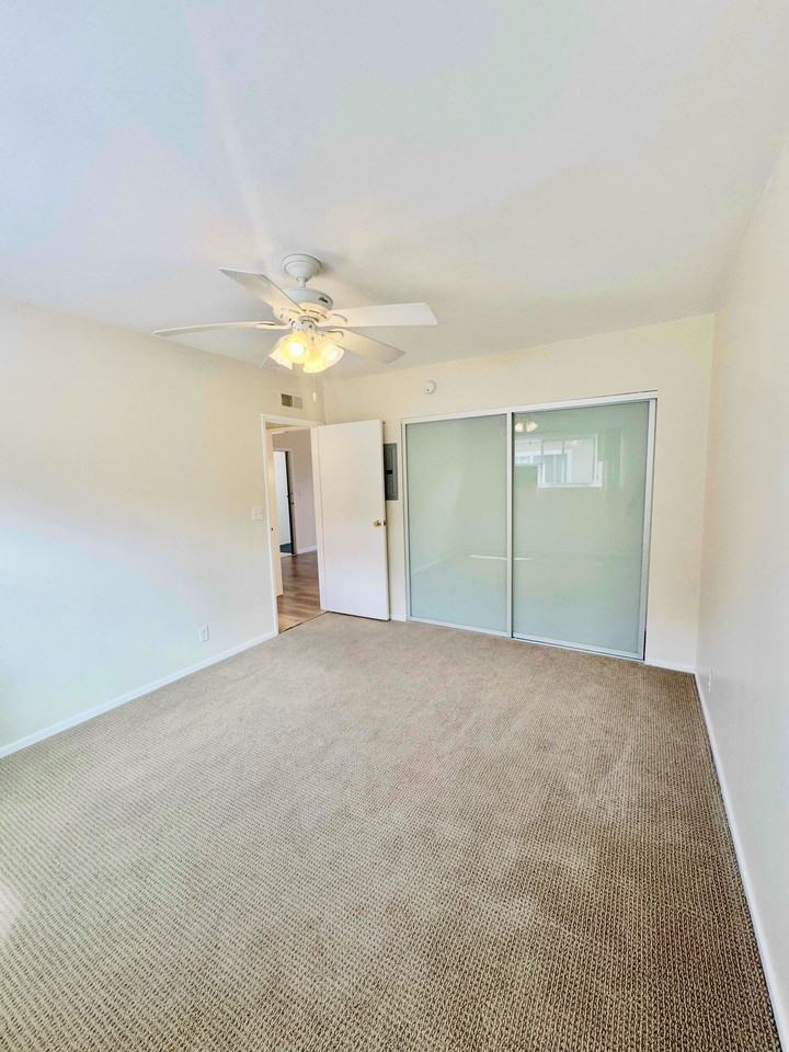 642 N. Hayworth Ave. - Photo 7 of 9