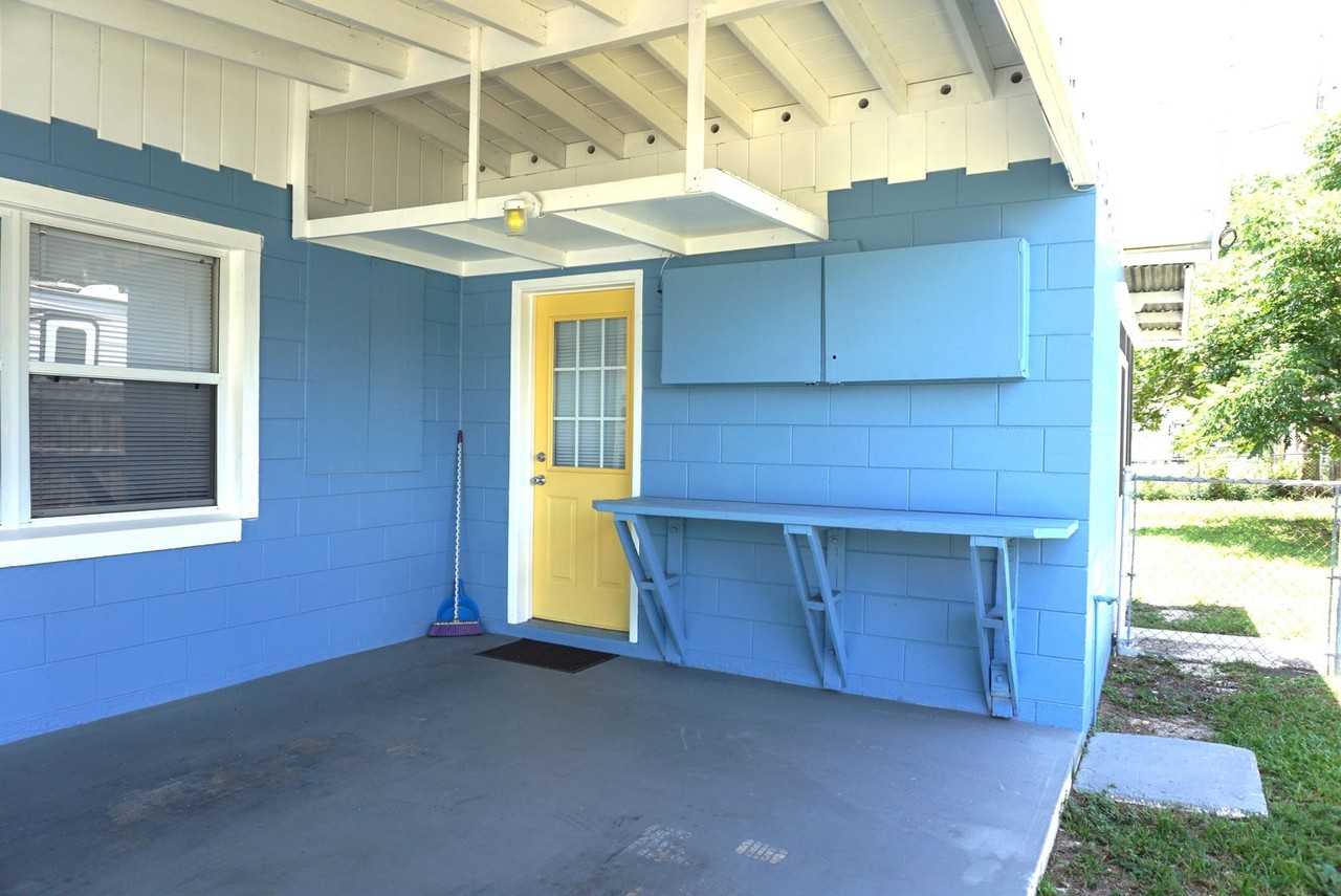 850 Center Ln - Photo 6 of 22