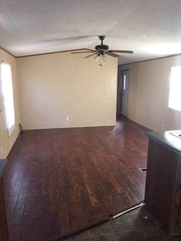 1005 N Main St - Photo 3 of 6