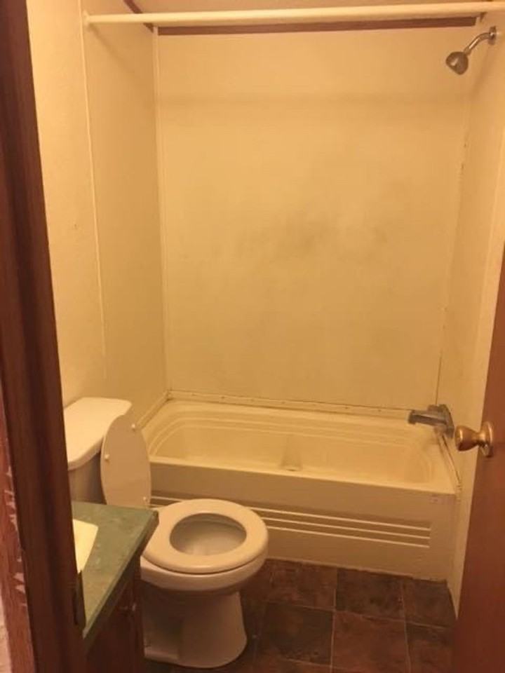 1005 N Main St - Photo 4 of 6