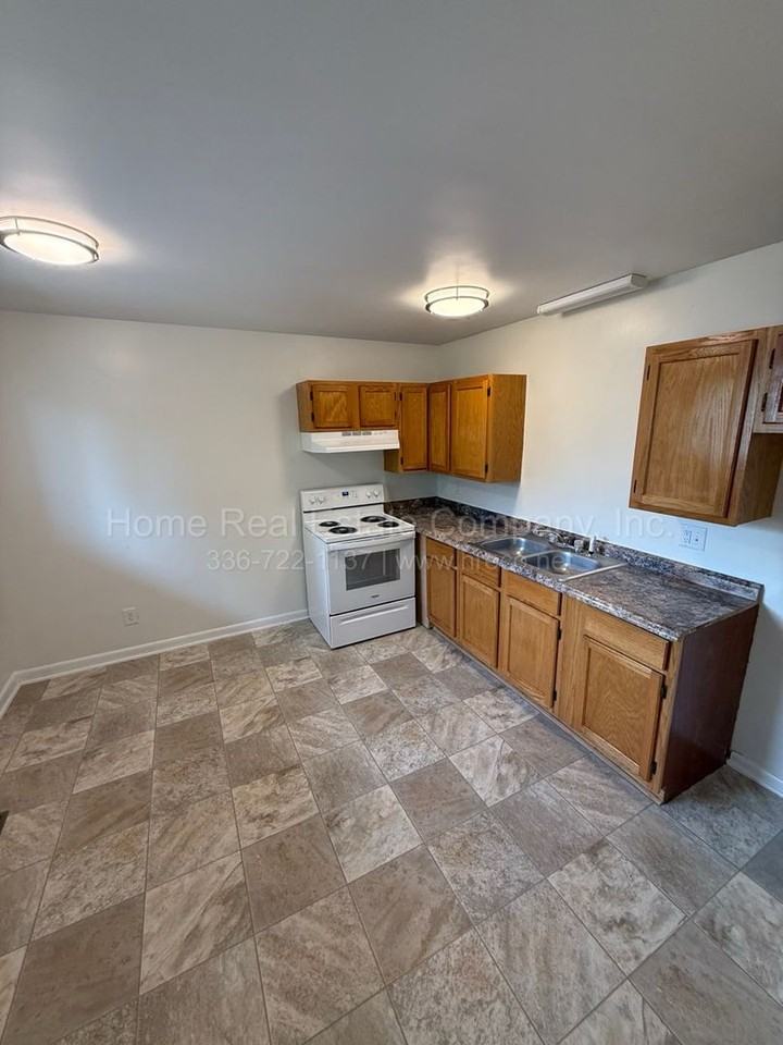 630 Mulberry St - Photo 2 of 6