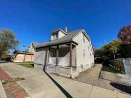 featured image of 697 N Main St