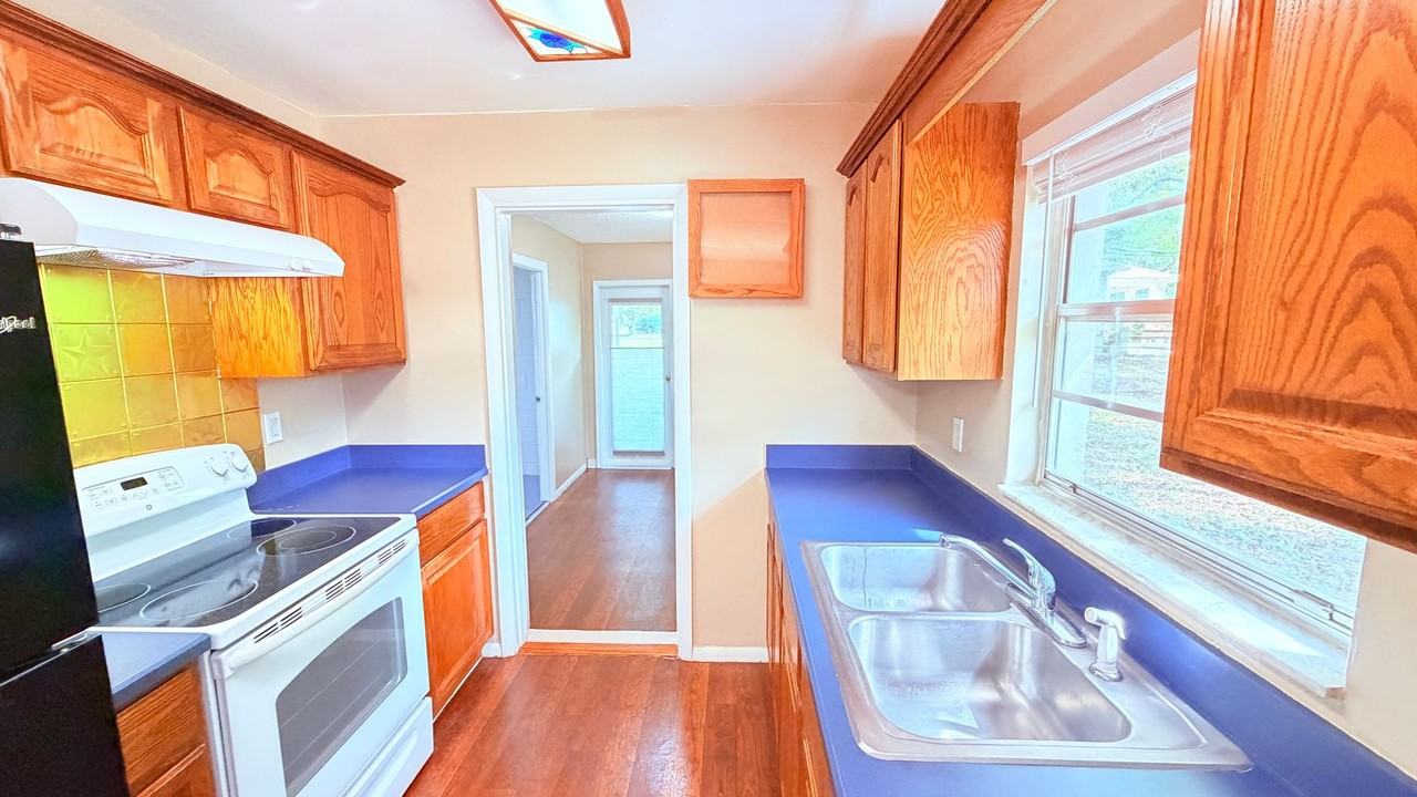 1601 N Normandy Blvd - Photo 7 of 34