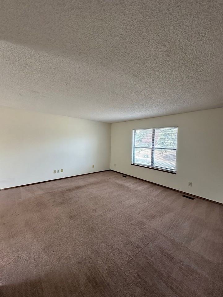 4026 W 13th St - Photo 2 of 29