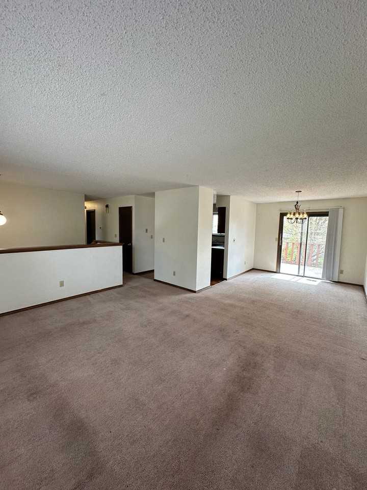 4026 W 13th St - Photo 4 of 29