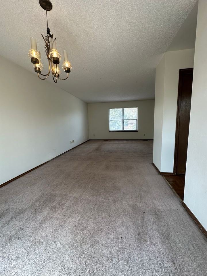 4026 W 13th St - Photo 7 of 29