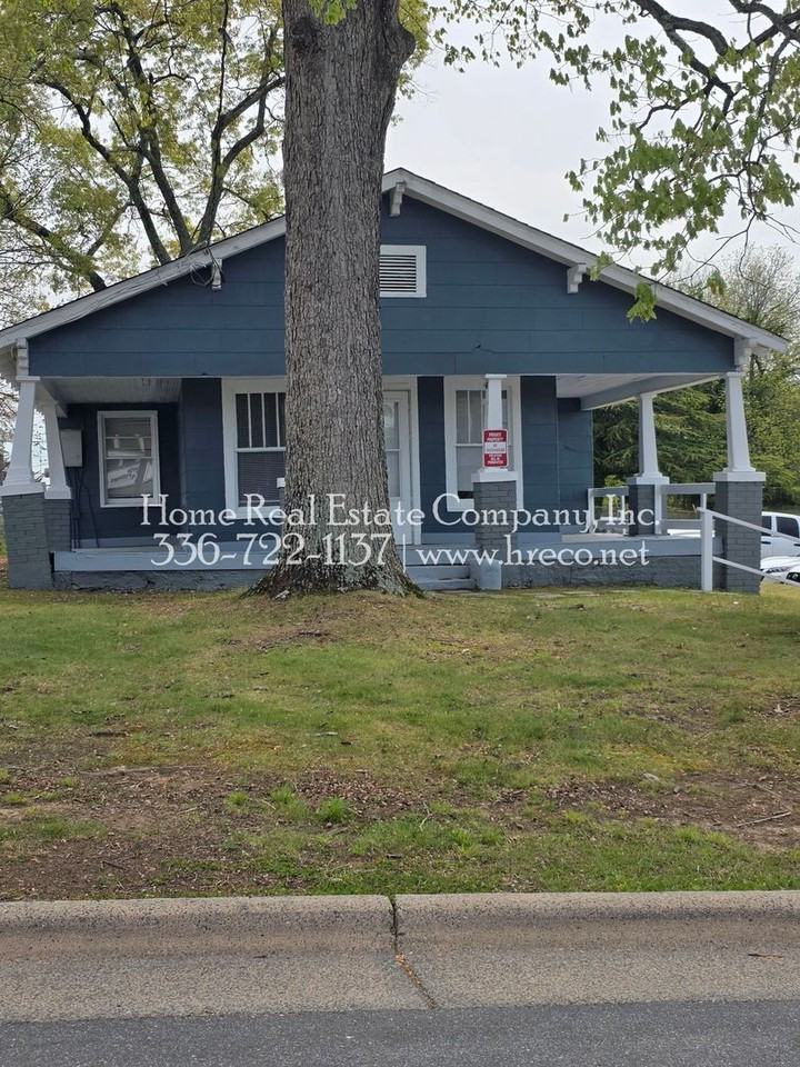 526 E 17th St - Photo 2 of 10