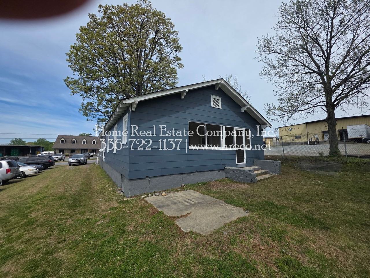 526 E 17th St - Photo 3 of 10