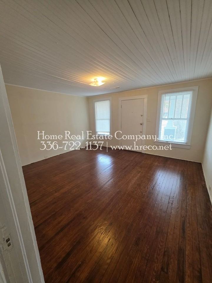 526 E 17th St - Photo 6 of 10