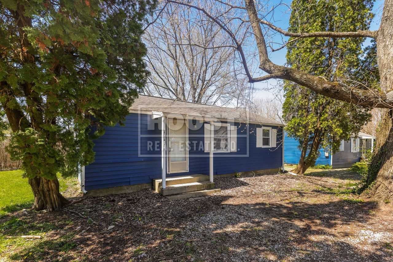 4047 S Yellow Springs St - Photo 2 of 9