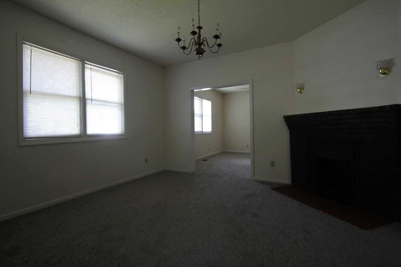 556 Flint St - Photo 5 of 21