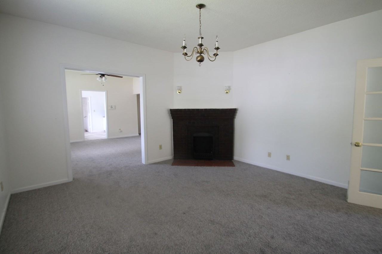 556 Flint St - Photo 6 of 21