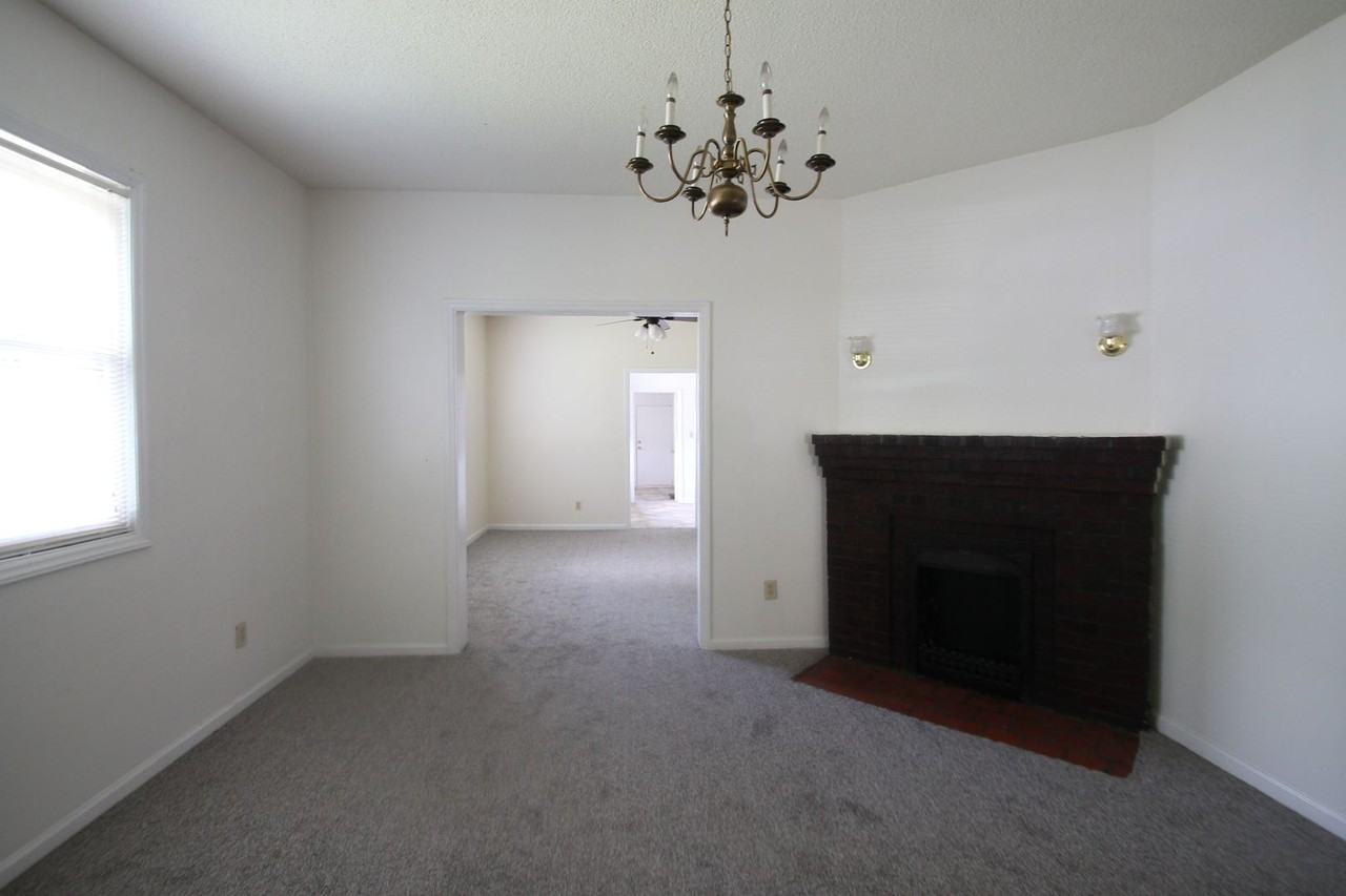 556 Flint St - Photo 7 of 21