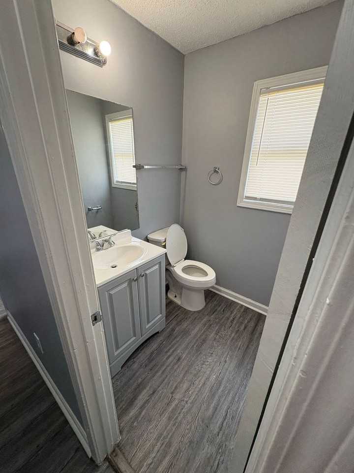 2901 Lake Park Rd - Photo 7 of 10