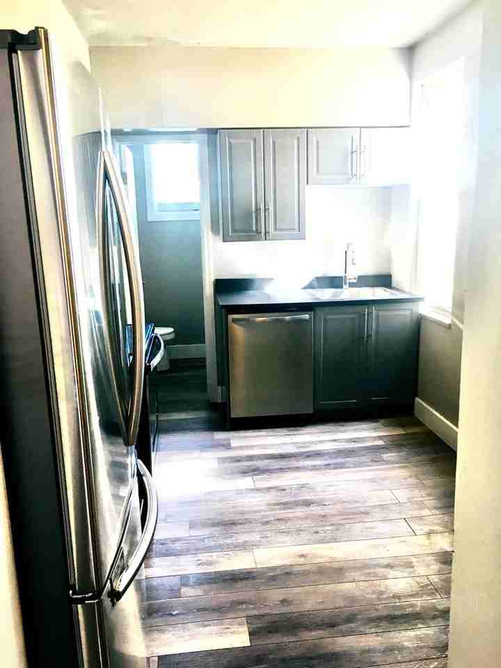 1413 Bingham St - Photo 5 of 12