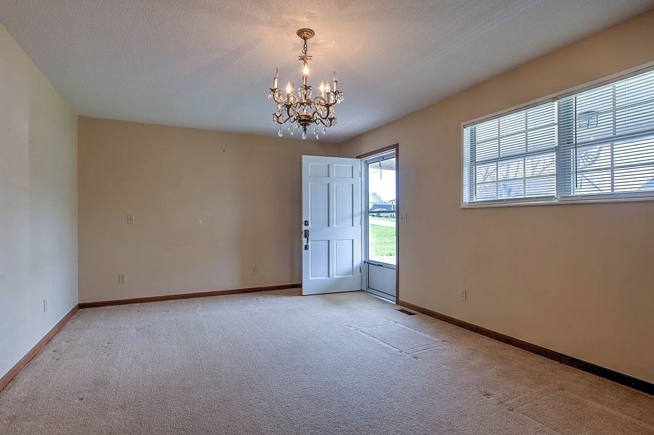 307 Cypress St - Photo 3 of 31