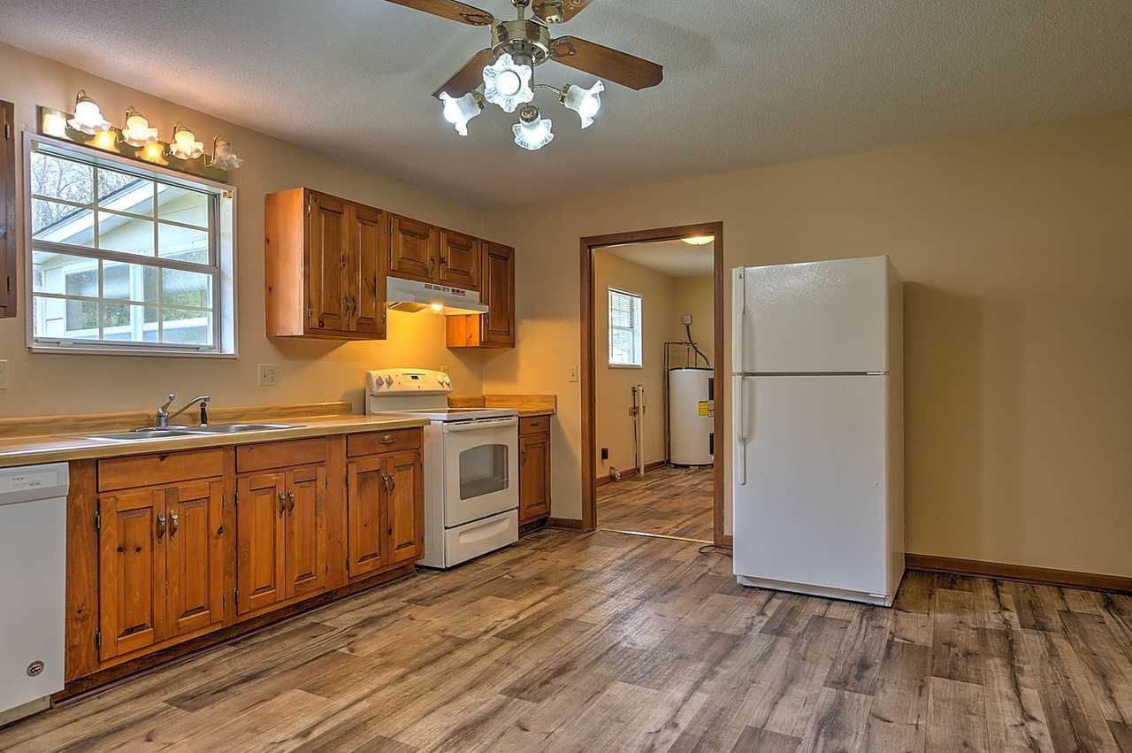 307 Cypress St - Photo 7 of 31