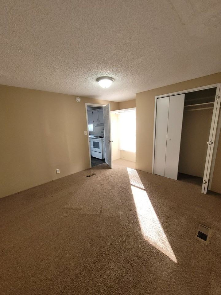 85 Grady Ln - Photo 4 of 13