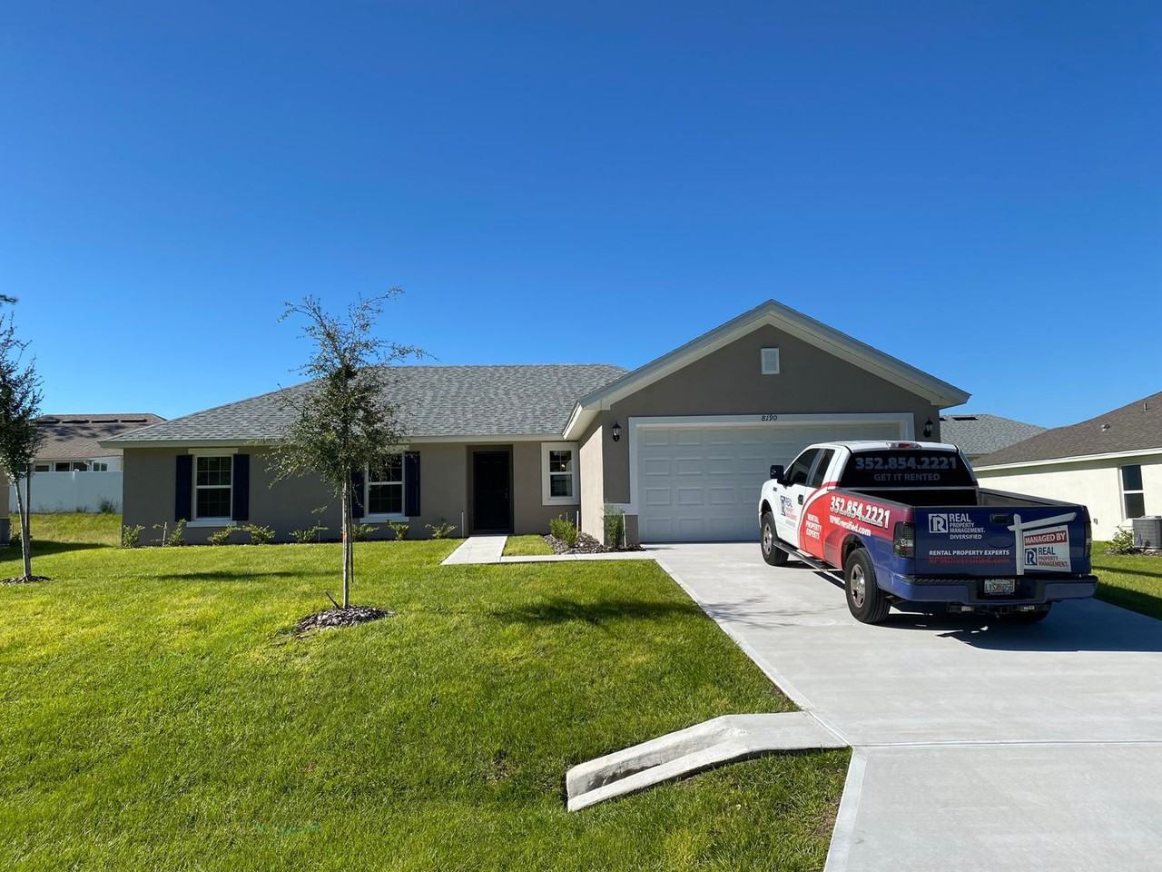 8190 N Wakefield Dr - Photo 3 of 41