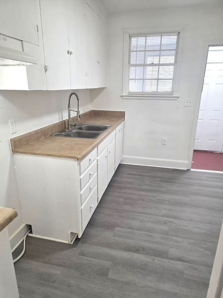 20 Franklin St - Photo 3 of 6